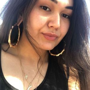 Meet your Posher, Eva